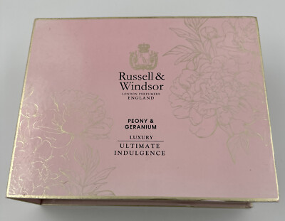 RUSSELL & WINDSOR LONDON PERFUMERS CANDLE SHOWER GEL & LOTION SET NEW