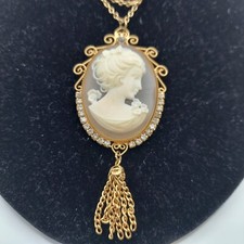 Vintage Cameo Pendant 2" Necklace Chain 12", GC.