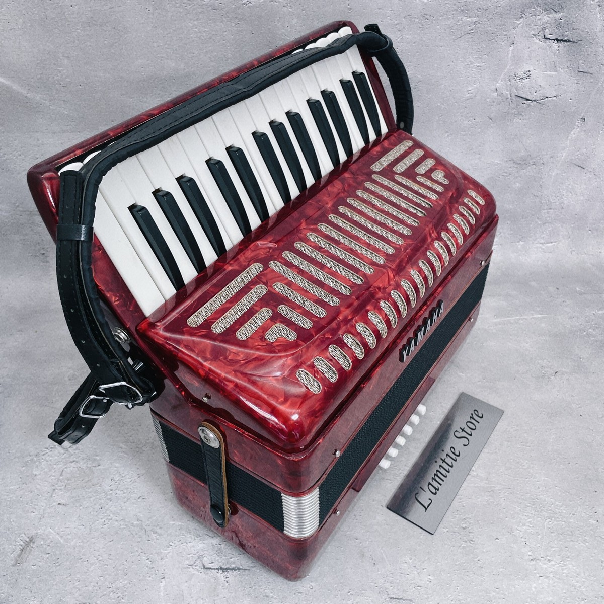 YAMAHA Accordion YA-18 Red 30 Key 18 Base YA18 Entry Solo