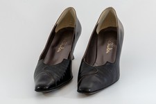 Stylish Jane Shilton Black/Bronze Leather court shoes