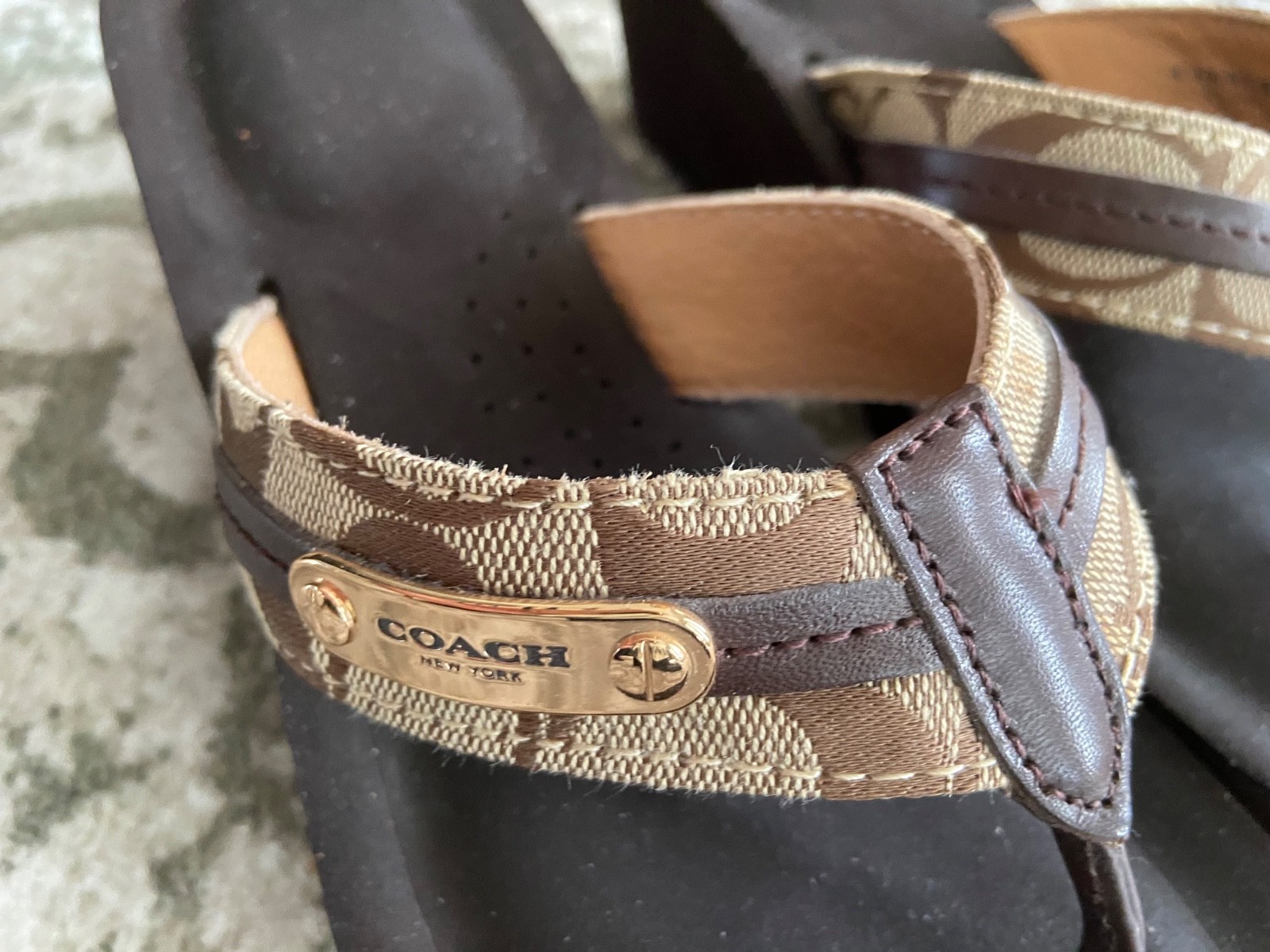 coach flip flops - image 4