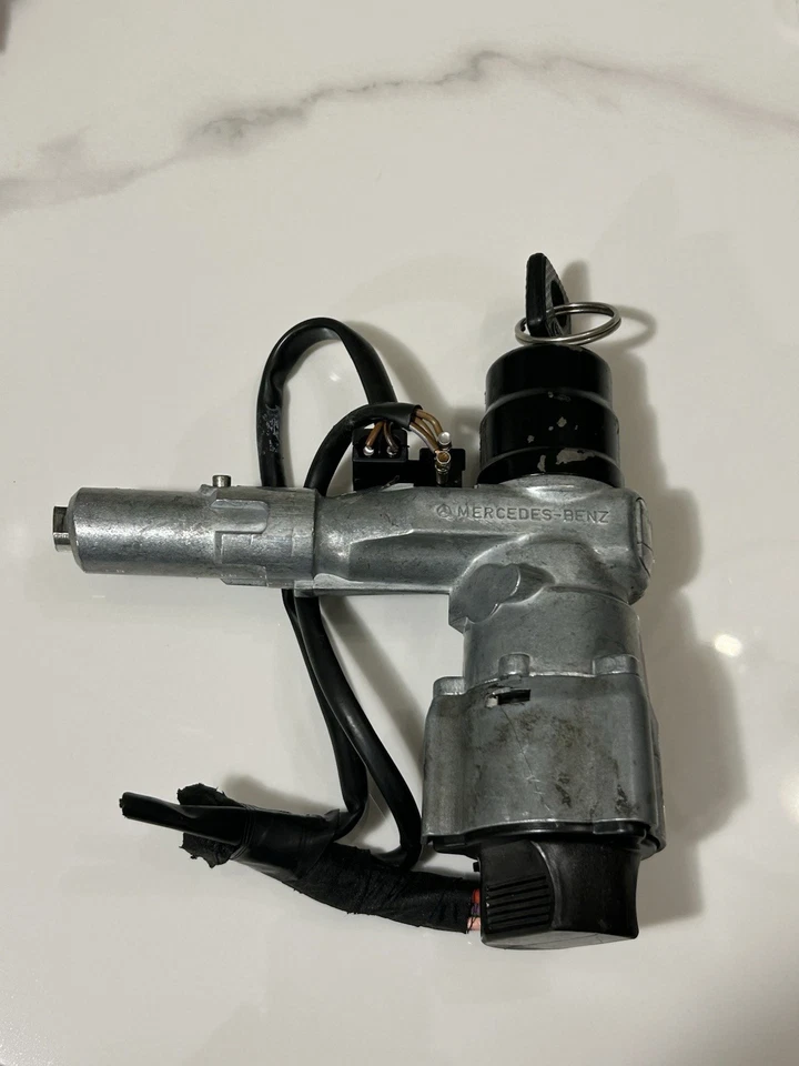 梅赛德斯奔驰 190E 点火开关锁带钥匙 — 第 2/4 张图片