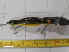 VINTAGE BOMBER WATER DOG WOOD FISHING LURE FROG
