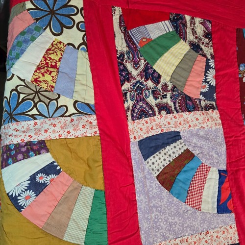 Manta abanico acolchada a mano hecha a mano de colección roja amarilla retazos tamaño doble 64x70 - Imagen 5 de 15