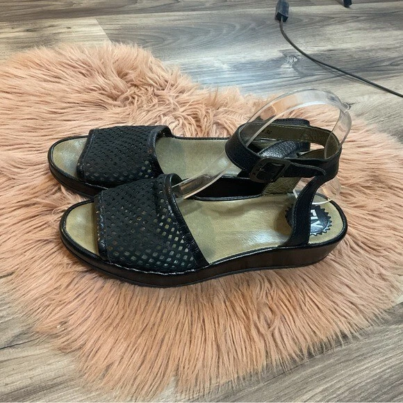 Sandalias Fly Lond de cuero negras talla 7 Foto 3 de 4