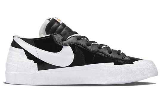SACAI X NIKE DS Nike Blazer Low x Sacai pelle patinata nera 2022 uomo taglia 7 DM6443 001