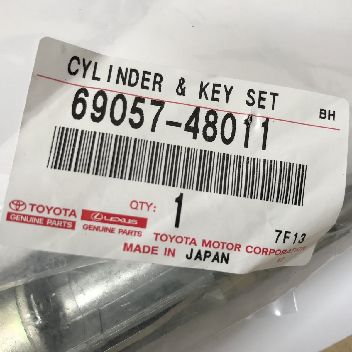 OEM Toyota Ignition Cylinder Lock Set with Keys 69057-48011