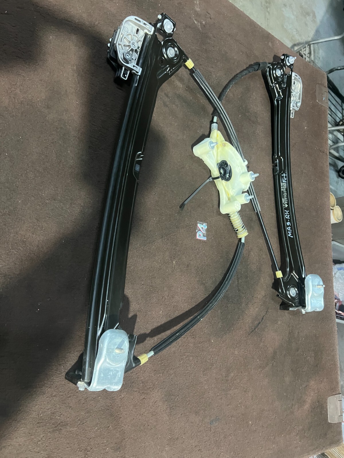 2014 - 2017 Maserati Ghibli Passenger Right Front Door Window Regulator OEM