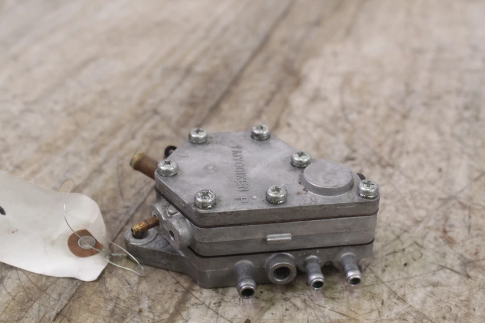 Yamaha VMAX 600 1995 bomba de combustible Foto 4 de 4