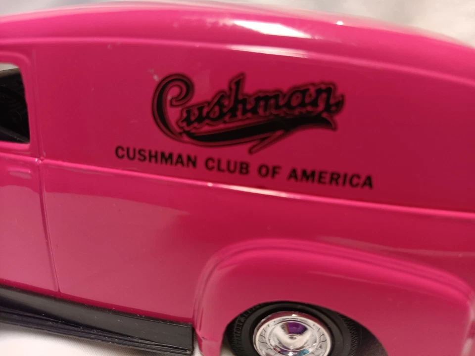 ERTL Die Cast Van Coin Bank, 1951 GMC Panel Van, Cushman Club, 0795 Foto 3 de 4