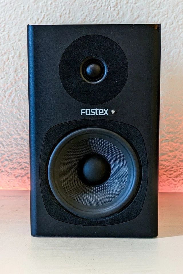 fostex PM 0.5d personal active studio monitors (pair) - Image 4 of 4
