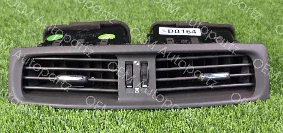 Panel de ventilación de aire acondicionado/calentador genuino Lexus IS250 IS350 09-2013 55670-53020 OEM usado Foto 2 de 4