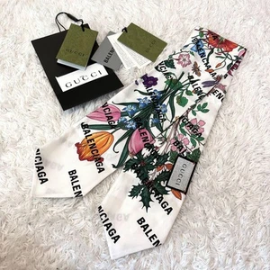 GUCCI x BALENCIAGA foulard nœud en soie imprimé floral accessoire de mode femme
