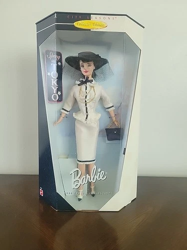 NEW Vintage Spring In Tokyo Barbie Doll City Seasons 1999 Spring Collection NRFB
