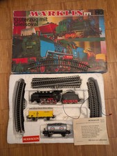 Märklin Güterzug mit Gleisoval