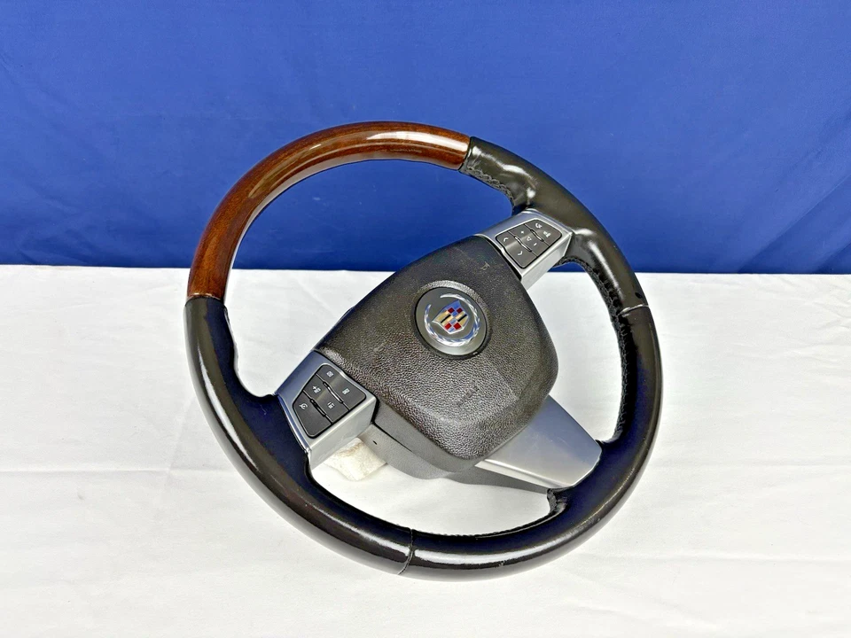 Cadillac SRX 2010-2012 volante cuero con interruptor de control OEM 20981140 Foto 2 de 4