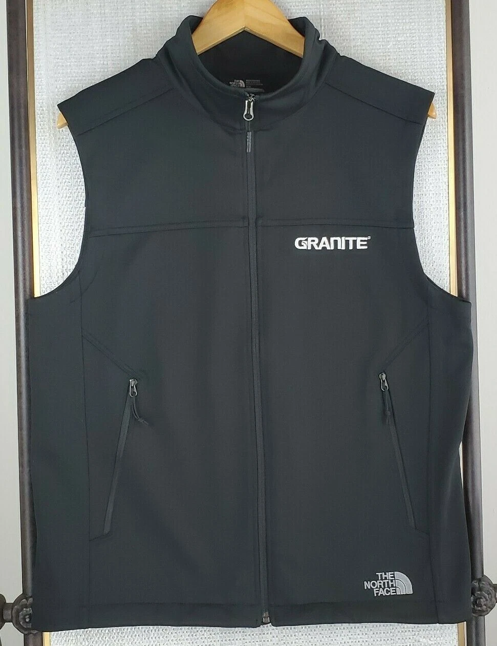 THE NORTH FACE Size Medium Black Apex Windwall Mens Full Zip Vest Gilet Softshel