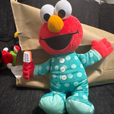 Sesame Street Elmo Plush Sound Interactive Pajamas w/ Toothbrush Small 2009