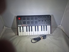 Akai MPK mini 25-Key MIDI Keyboard Controller Pad Triggers Arpeggiator USB