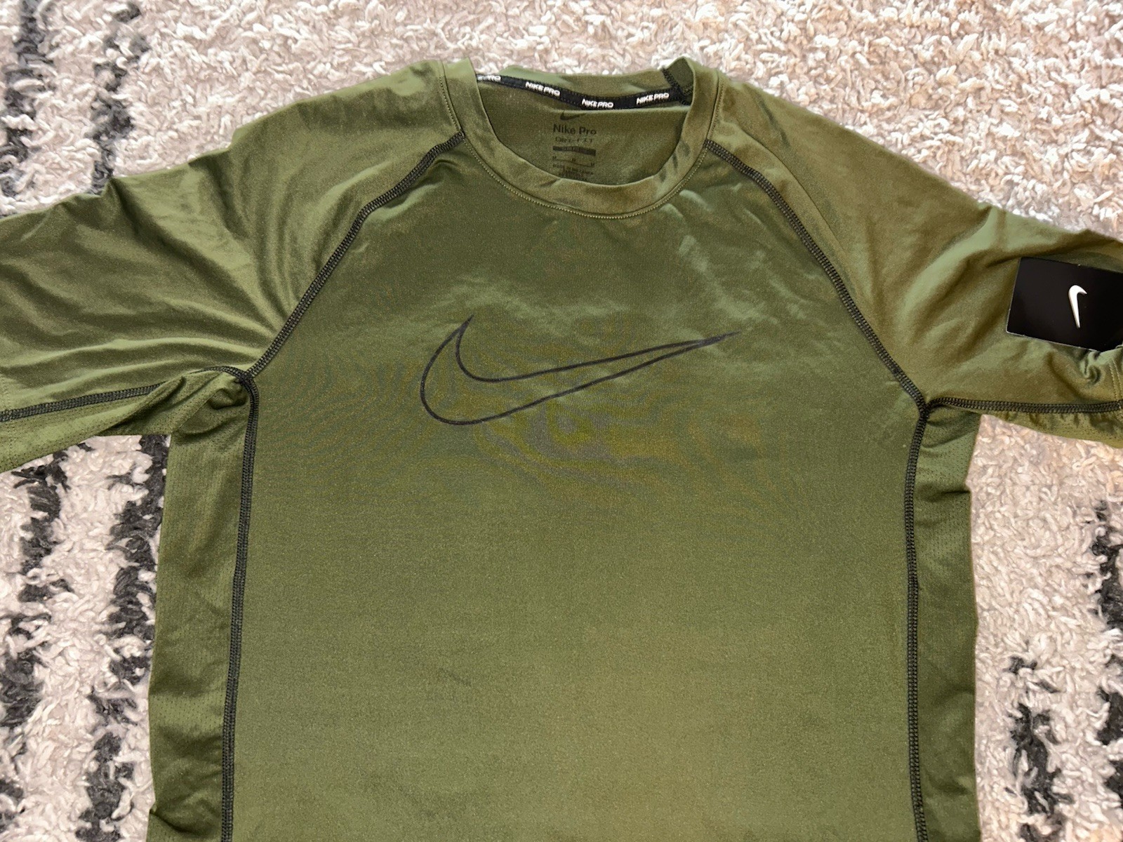 Green Nike Men’s Shirt DD1913-326 Size Medium