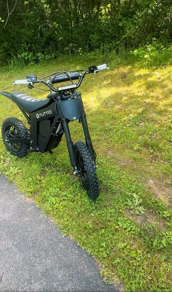 Черно-белая подошва Tuttio 01 48 В 21 Ач только 300 миль на ней - Изображение 2 из 4