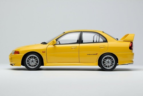 1999 Mitsubishi Lancer Evolution IV EVO IV 1/18 Dandelion Yellow by Motorhelix - Picture 2 of 8