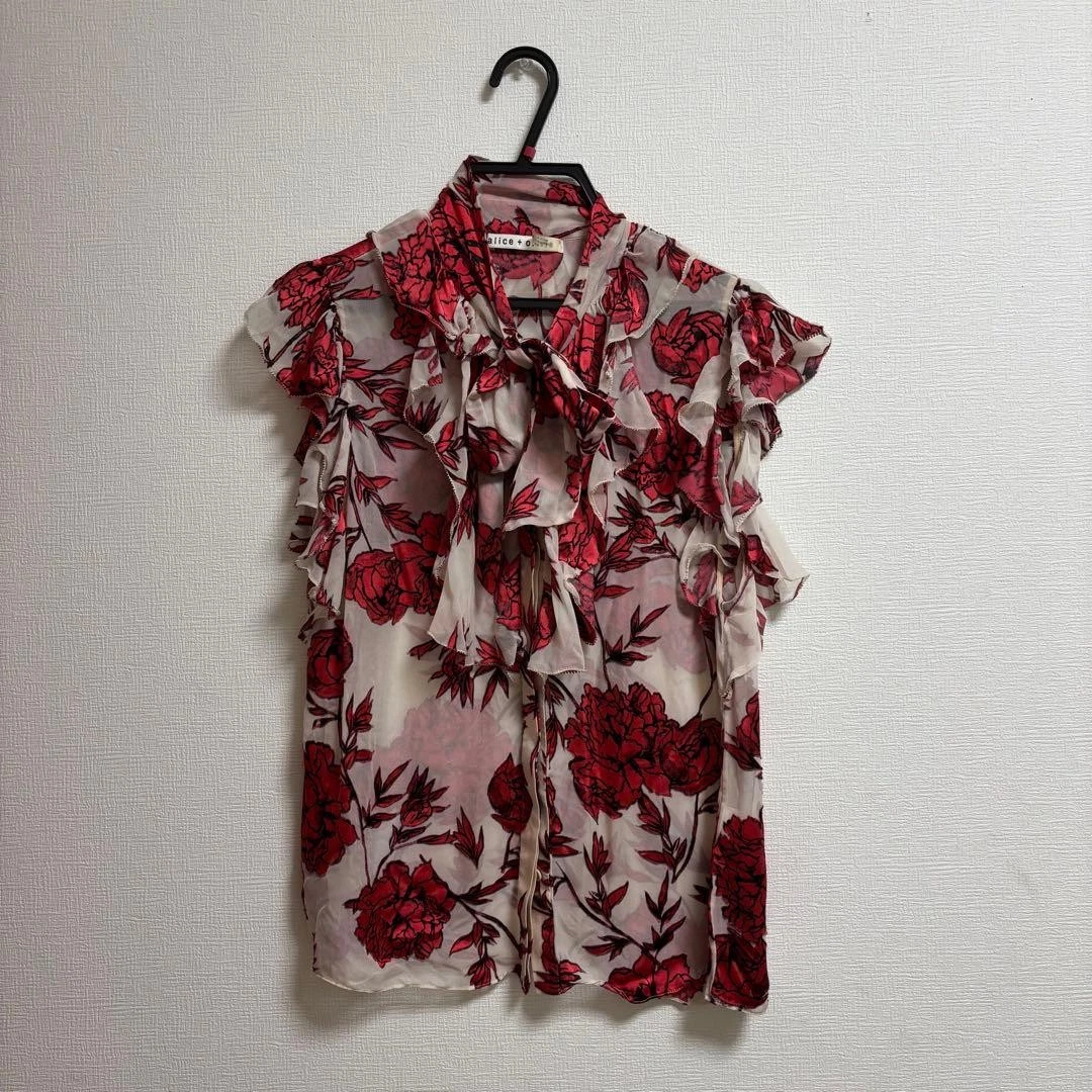 alice + olivia Flower Print Sleeveless Shirt M
Opens in a new window or tab