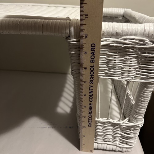 Vtg White Wicker Breakfast Bed Lap Tray Cup Holder Cottage Shabby Chic Decor - Picture 8 of 9