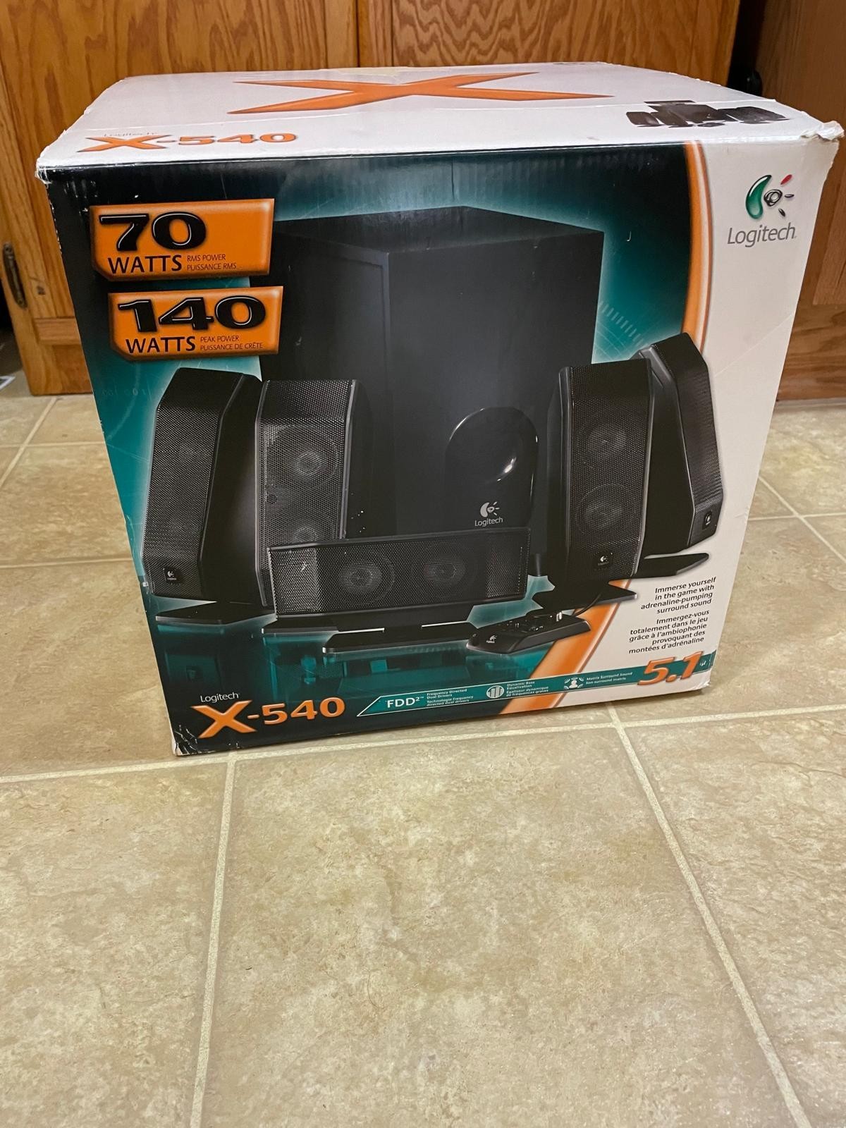 Speaker System With Bluetooth Receiver