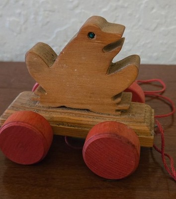 Hand-Crafted Wooden Frog Pull Toy 4'' Heywood-Wakefield - 20'' Pull String