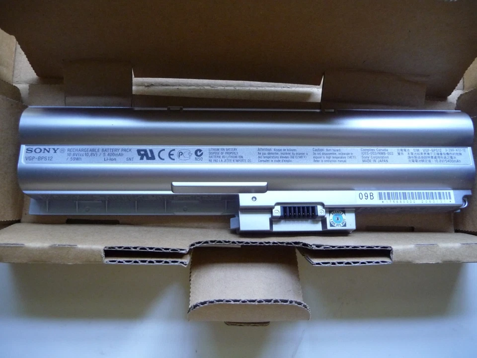 Sony Vaio Original Rechargeable Battery VGP-BPS12 used complete in box for VGN-Z - Image 3 of 4