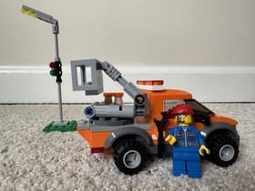 *RETIRED* LEGO CITY Light Repair Truck Great Vehicles (60054) 100% Complete 2014