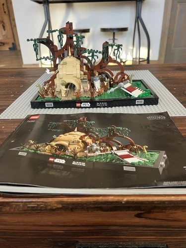 LEGO Star Wars: Dagobah Jedi Training Diorama (75330) 100% Complete W/o Box