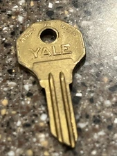 Yale NOS/OEM, H1122FR, Antique Vintage Key Blank 40s  Kaiser-Frazer, Studebaker