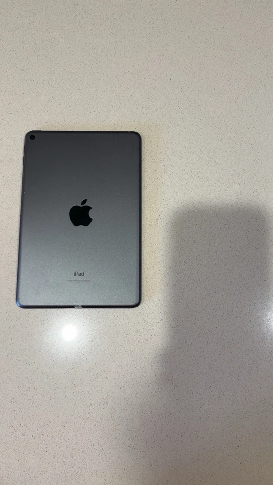 ipad mini 5th generation - image 2 of 3