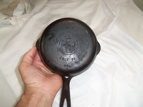 Griswold No 3 Small Block Logo 709 A Erie, PA Cast Iron Skillet Pan Vintage T3