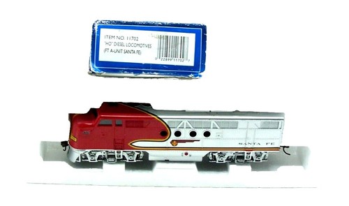 Bachmann HO Scale EMD GP-50 Santa Fe Diesel Locomotive 8759 Silver