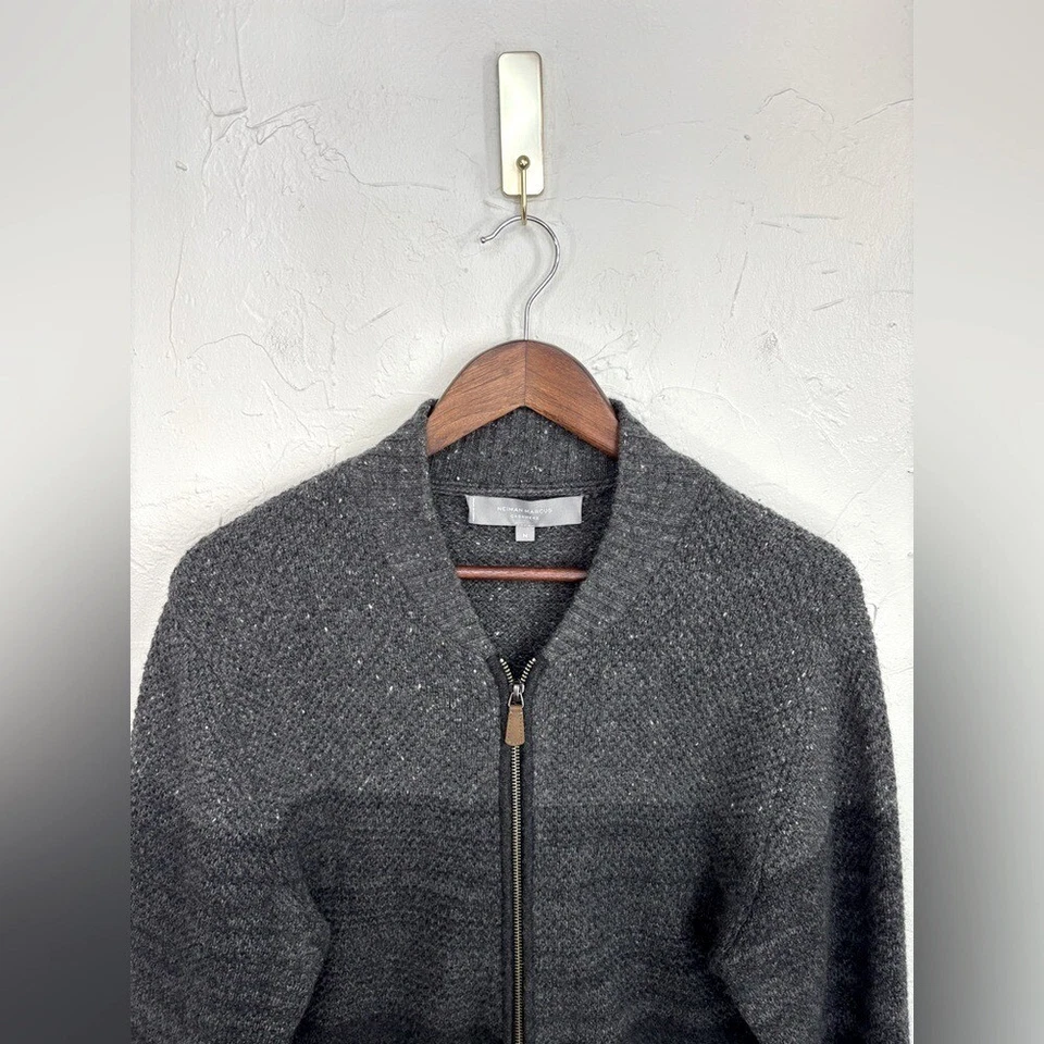 Cárdigan de cachemir gris con cremallera completa color mediano NEIMAN MARCUS CASHMERE $585 para hombre Foto 4 de 4