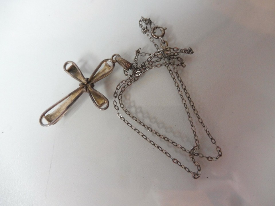 Una Collana Con Il Crocifisso Bella Vecchia Collana Con Ciondolo, Croce, Crocifisso, 835 Argento, A*D