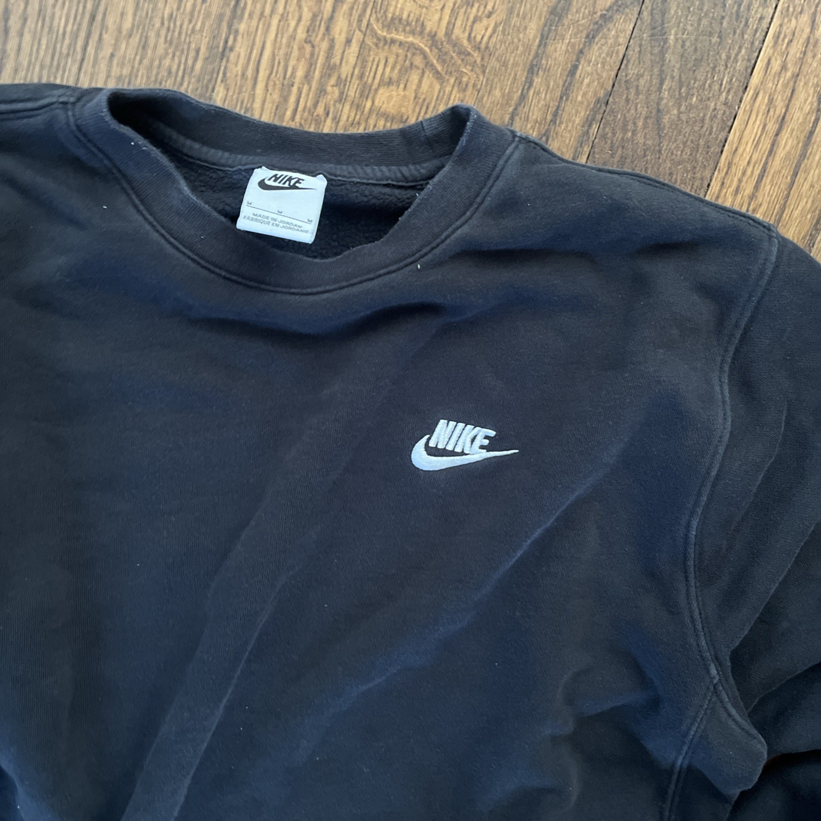 Nike Sweatshirt Mens Small Black Crewneck Pullover Swoosh Logo Made in Jordan thumbnail 2