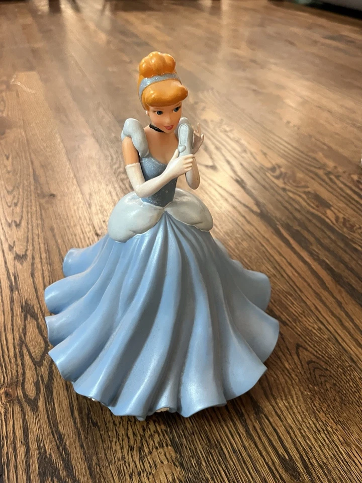 Walt Disney 10.5” Princess Cinderella Coin Piggy Bank With Plug/stoppet - Image 3 of 4