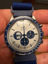 Omega Speedmaster Snoopy 50th Anniversary 310.32.42.50.02.001 2025 4