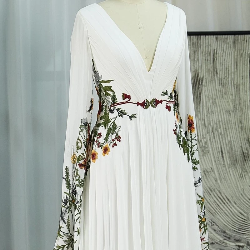 Vestido de novia floral bordado cuello en V vestidos con mangas largas boho vestido de novia Foto 3 de 4