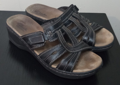 Clarks Women s Black Leather Slide Sandals Slip-On Wedge Size 7.5 W