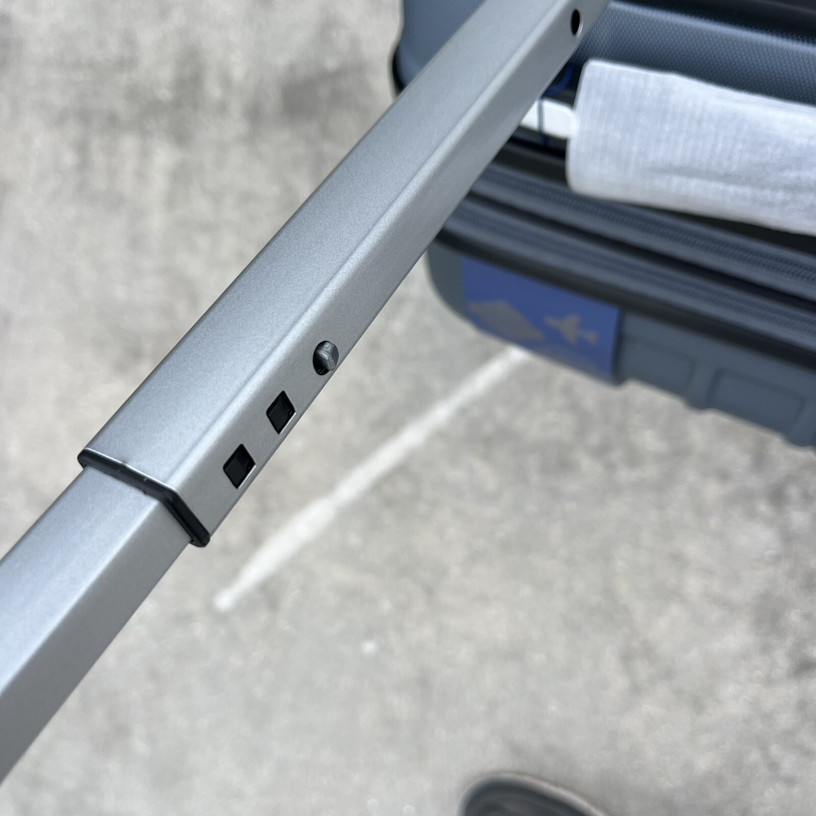 New Gabbiano Iron Gray Carry On Luggage w/ Cup Holder 8 Wheels 20 X 14