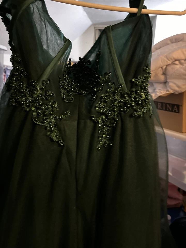Vestido de graduación verde esmeralda sin tirantes Foto 2 de 4