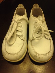 stride rite white walking shoes