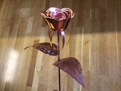 Handgefertigte Rose aus Kupfer