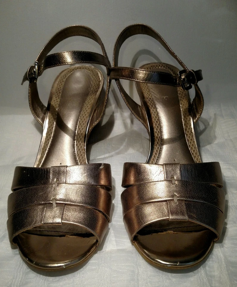 EASY SPIRIT Sz9m leather gold 3.5inch wedge extra padding - Image 2 of 4