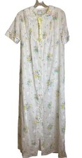 JCPenney Misses Vintage Women  s Floral Short Sleeve lounge ROBE/Housecoat Size:M